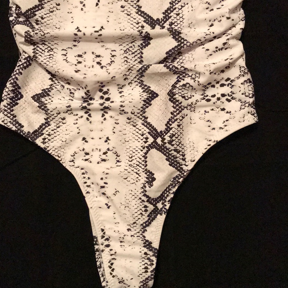 Monokini White Snakeskin open front swimsuit HOT - Picture 2 of 7